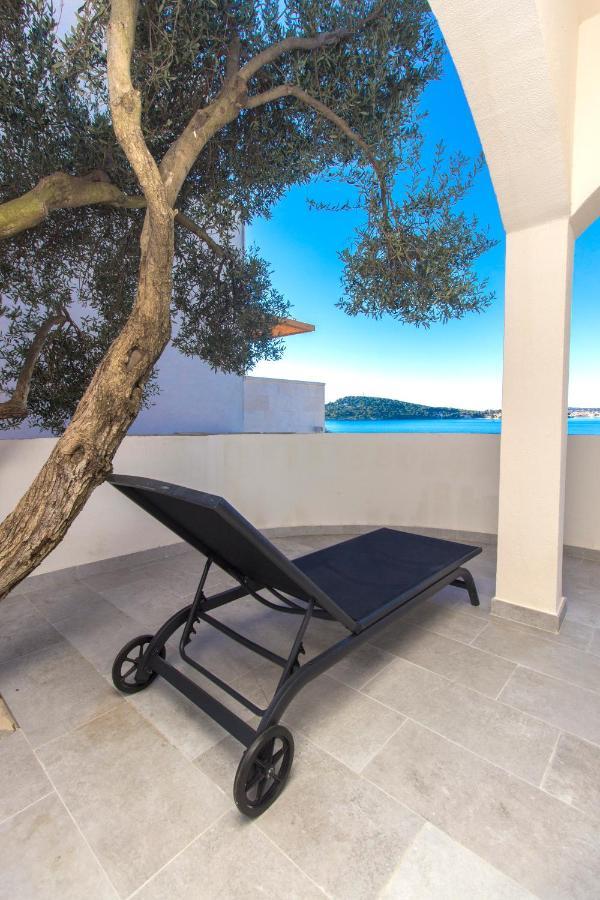 Apartmani Malis Ražanj エクステリア 写真