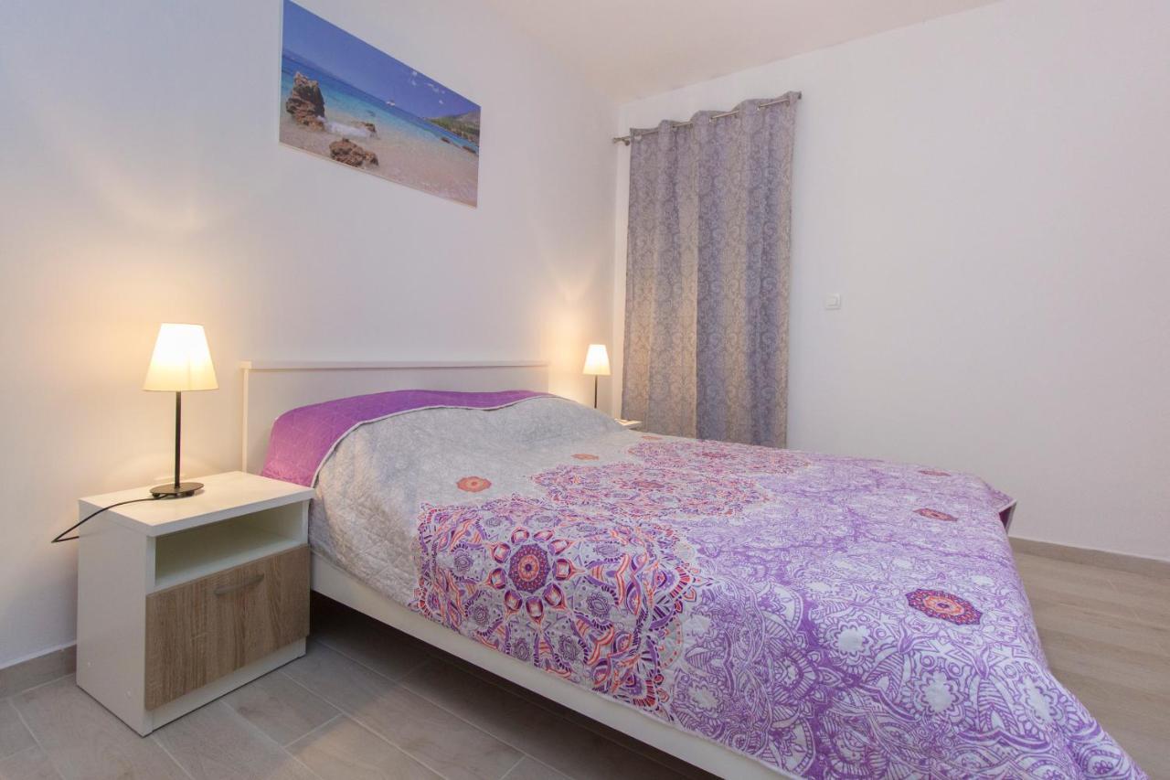 Apartmani Malis Ražanj エクステリア 写真