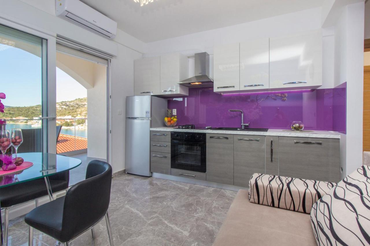 Apartmani Malis Ražanj エクステリア 写真