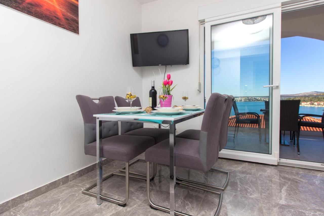 Apartmani Malis Ražanj エクステリア 写真